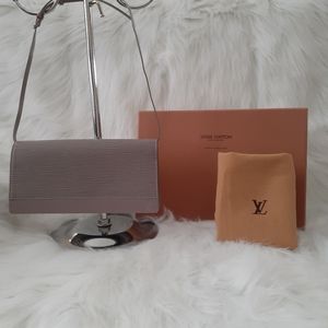 Louis Vuitton Honfleur Epi Clutch